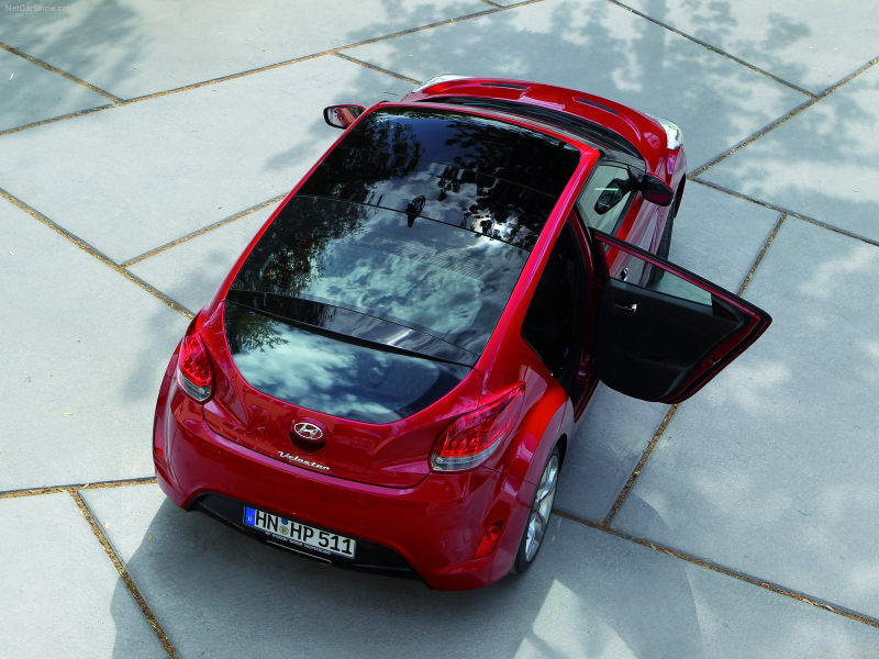 Illustration for article titled I want to like the Veloster N but the rear visibility is killing it for me